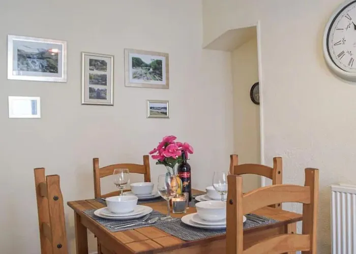 Cosy Cottage In Cardigan